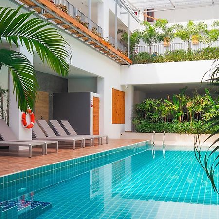 Nonnee Hotel Pantai Kata Bagian luar foto